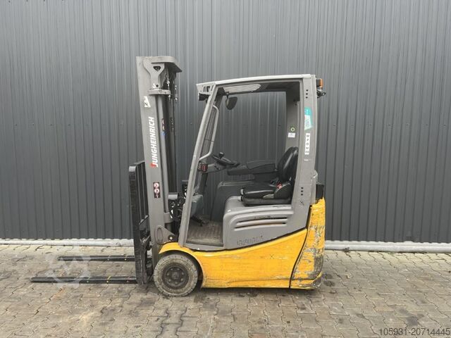 Chariot élévateur électrique à 3 roues Jungheinrich EFG215