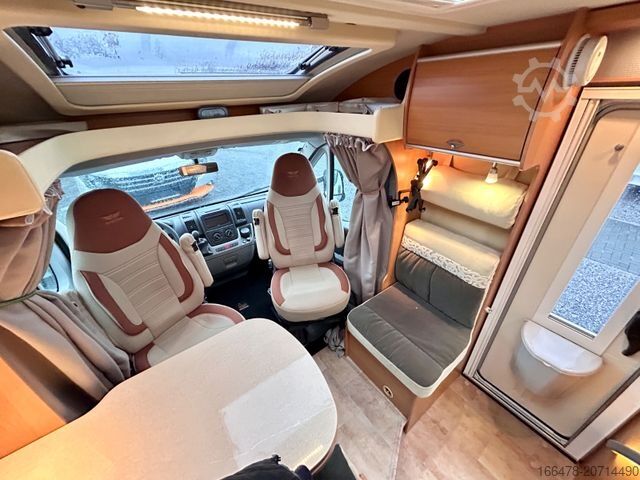 Caravana semiintegrada BÜRSTNER Nexxo T 728 *Einzelbetten-Sat-Solar*