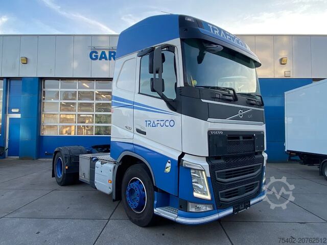 Standard-SZM Volvo FH 13.420 Globetrotter / ADR + PTO / Stand Airco