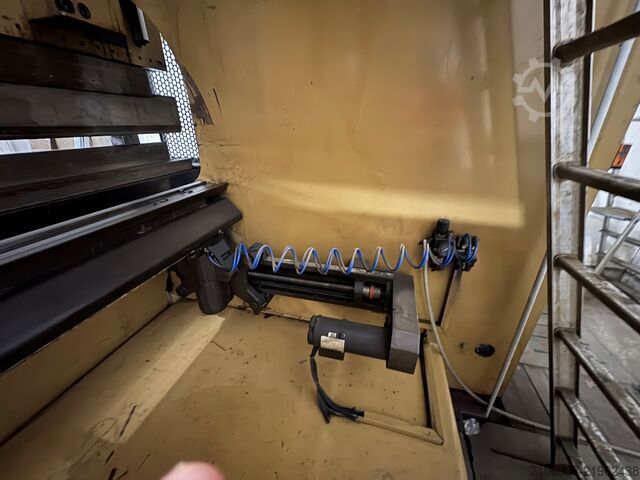Ohraňovací lis COLLY 320 / 6