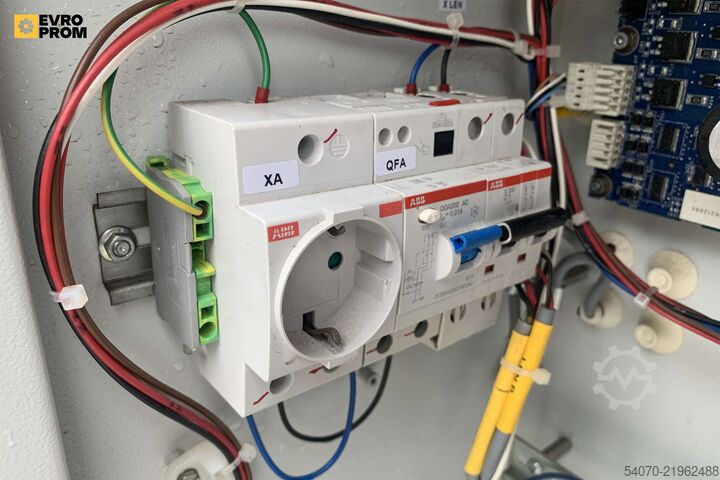 Chiller Used Industrial Chiller CARRIER - 261 kW | With warranty