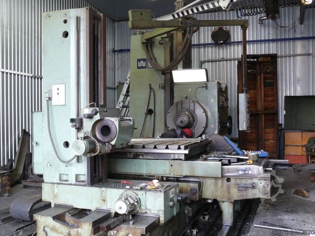 Table type milling machine