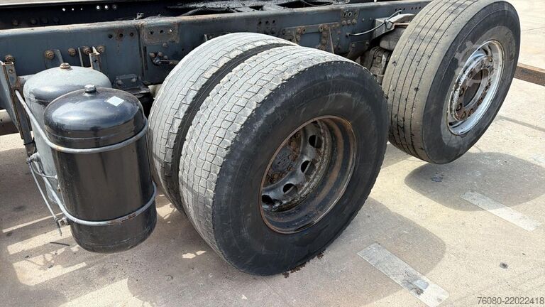 Chasis con cabina DAF CF 85.360 (FRONT STEEL / DEVANT LAMES / BOITE M...