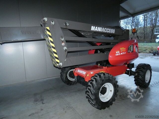 Csuklós teleszkópos platform Manitou 180ATJRCPA