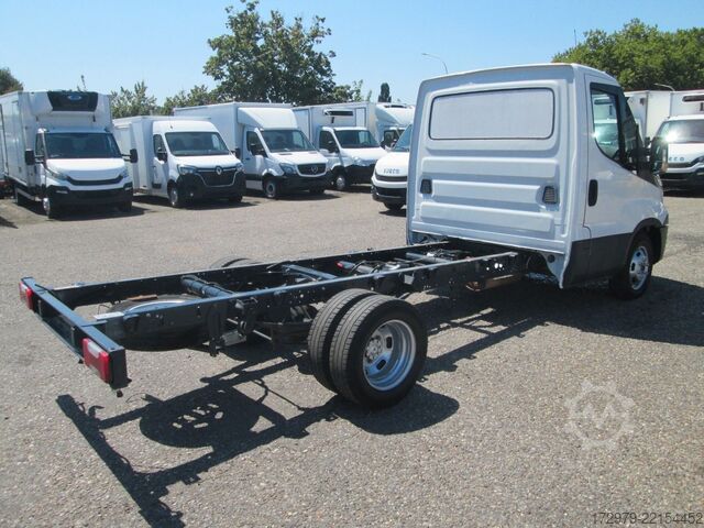 Bestelwagenchassis IVECO 35 C13*Fahrgestell*