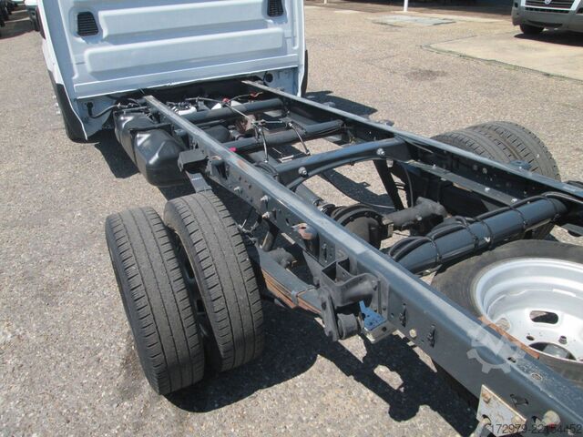 Bestelwagenchassis IVECO 35 C13*Fahrgestell*