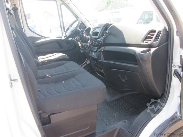 Bestelwagenchassis IVECO 35 C13*Fahrgestell*