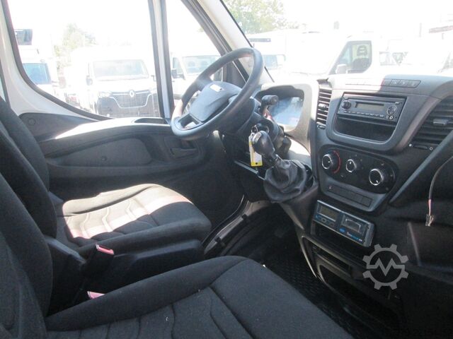 Bestelwagenchassis IVECO 35 C13*Fahrgestell*