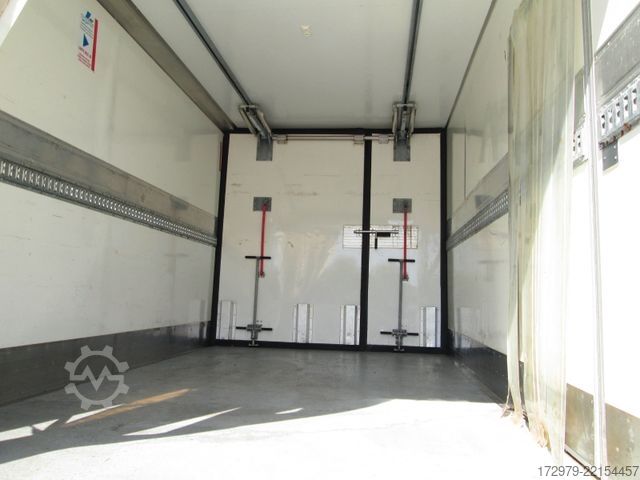 משאית קירור MERCEDES-BENZ Atego 1218*Carrier Kühlkoffer 6.56m*LBW*