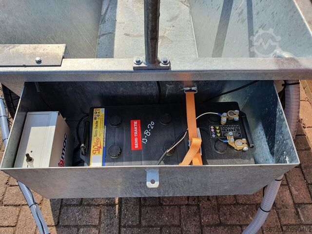 送料机  Zonnedrinkbak 900 L  grootvee - Nieuw