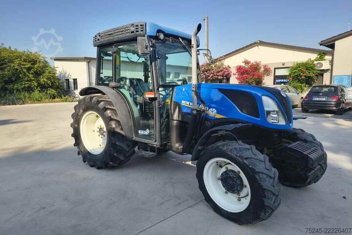 Traktor New Holland T4 100F