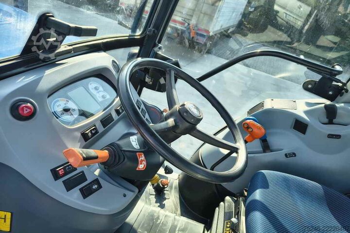Traktor New Holland T4 100F