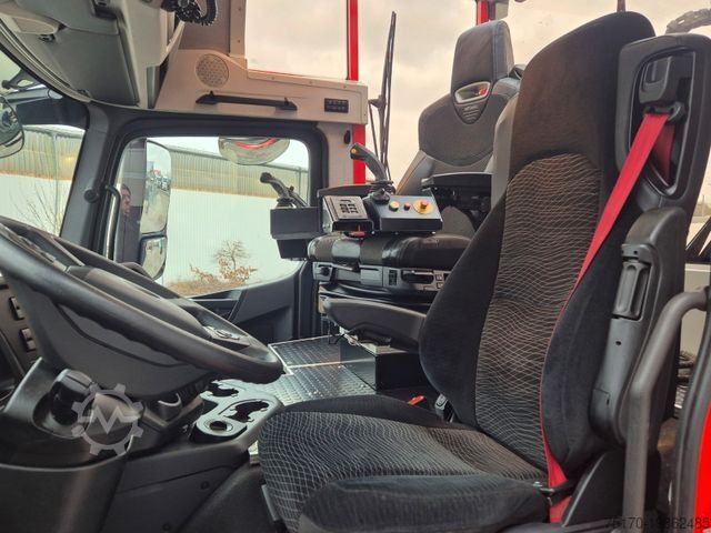 Erikoiskäyttöinen kuorma-auto TUROX 8x8 Eschlböck Biber 92 Holzhacker / 1.512h