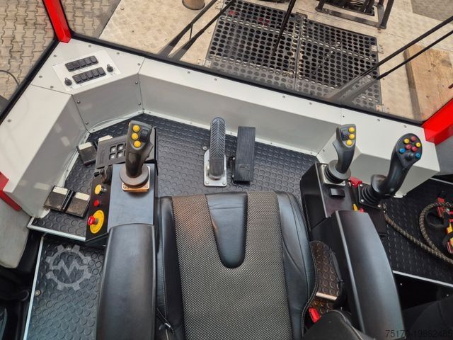 Erikoiskäyttöinen kuorma-auto TUROX 8x8 Eschlböck Biber 92 Holzhacker / 1.512h