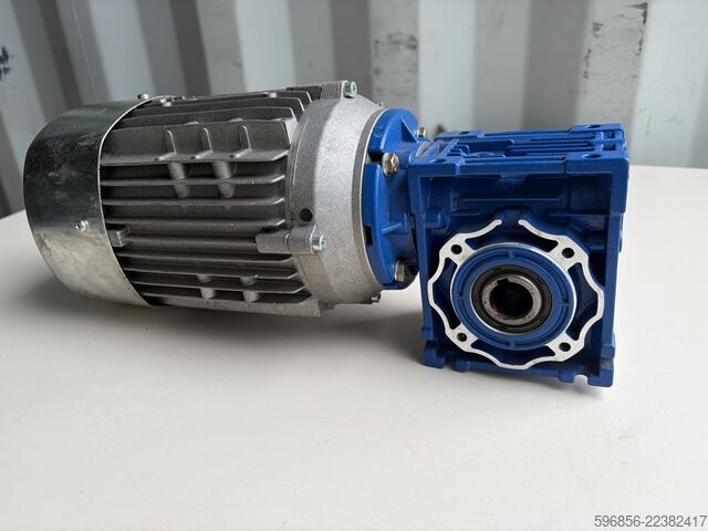  Lenze GSN04-1NHAR DERA071-22E 0,37 kW 140 obr./min i=10 22 Nm 230/400 V Lenze GSN04-1NHAR DERA071-22E 0,37 kW 140 obr./min i=10 22 Nm 230/400 V