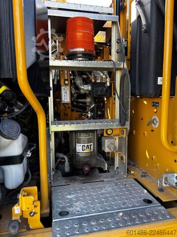 Escavadora sobre rodas CATERPILLAR M318-07 Erst 2800 Betriebsstunden
