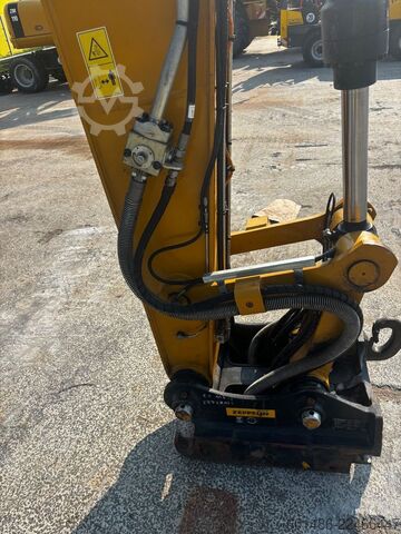 Escavadora sobre rodas CATERPILLAR M318-07 Erst 2800 Betriebsstunden