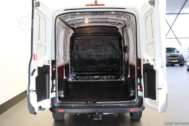 Furgoneta con caja Ford Transit 2.0 TDCI 130PK L3H2 EURO 6 - Airco - Cr...