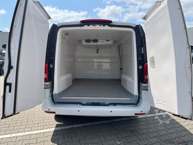 Camioneta familiar de techo alto Mercedes-Benz Vito 116 CDI / L2H1 / Frigo / Gekoelde laadbak