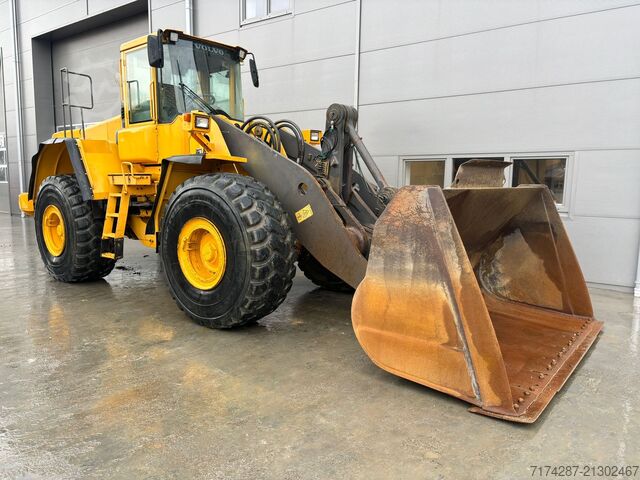 навантажувач Volvo L150E