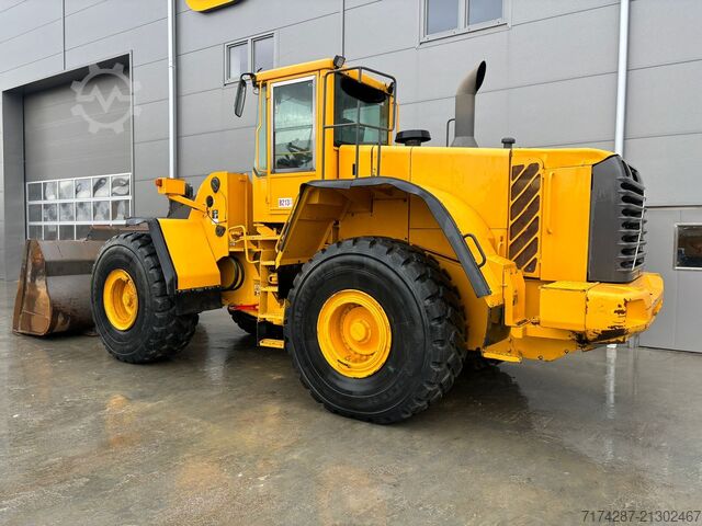 навантажувач Volvo L150E