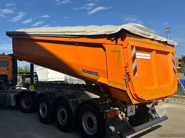 Полуприколка кипер SCHMITZ CARGOBULL SKI 24 SL 7.2 Kippsattelauflieger mit Schiebever