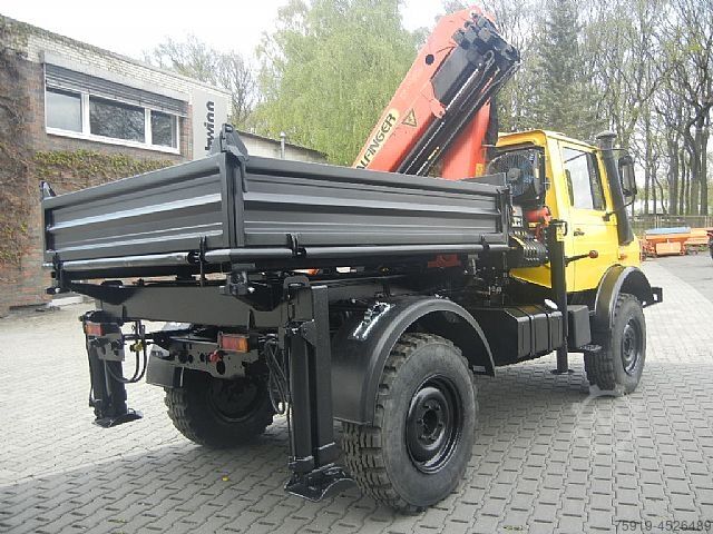 Other Mercedes-Benz UNIMOG 1300L mit großem Kran + Funkfernsteuerung