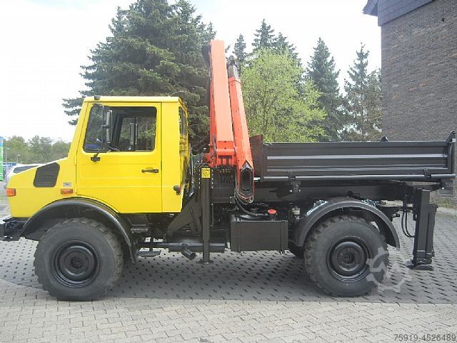 Other Mercedes-Benz UNIMOG 1300L mit großem Kran + Funkfernsteuerung