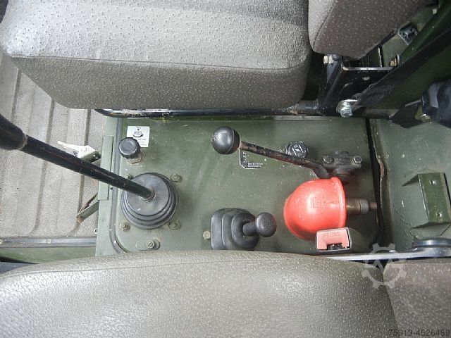 Other Mercedes-Benz UNIMOG 1300L mit großem Kran + Funkfernsteuerung