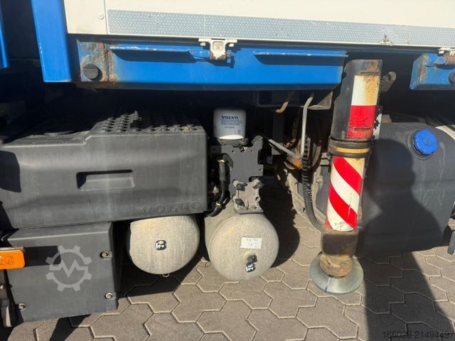 Кран-манипулятор на шасси грузовика VOLVO FH 500 6x2 Container Pritsche Fassi F455 Kran