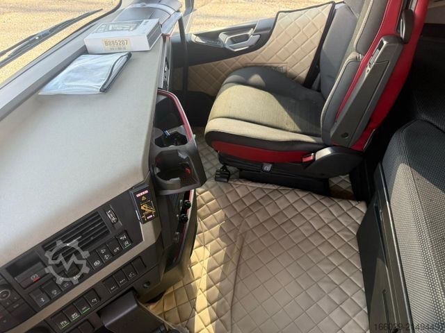 Кран-манипулятор на шасси грузовика VOLVO FH 500 6x2 Container Pritsche Fassi F455 Kran