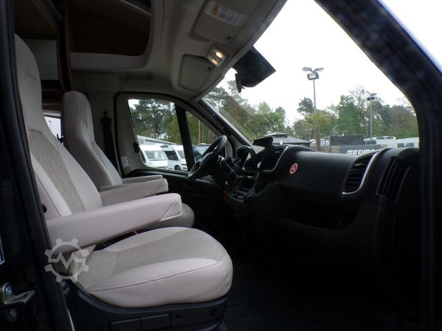 Halvintegreret autocamper BÜRSTNER Limited T 660 Automatik, Winterpaket, Hubbett