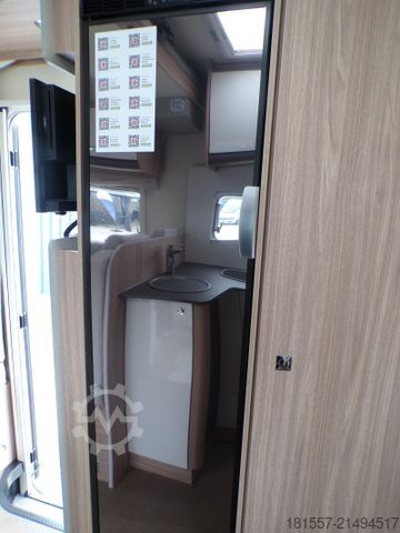 Halvintegreret autocamper BÜRSTNER Limited T 660 Automatik, Winterpaket, Hubbett
