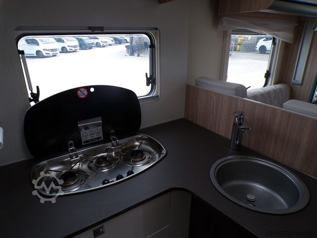 Halvintegreret autocamper BÜRSTNER Limited T 660 Automatik, Winterpaket, Hubbett