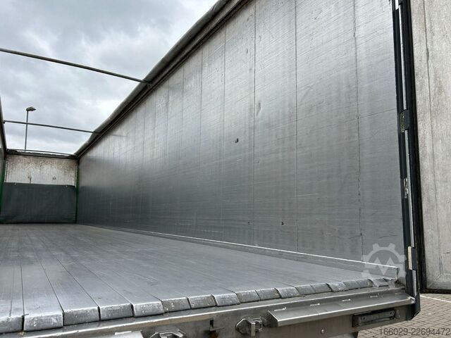 行走地板半挂车 KRAKER CF-Z Schubboden 92m³ 10mm Boden Sehr sauber