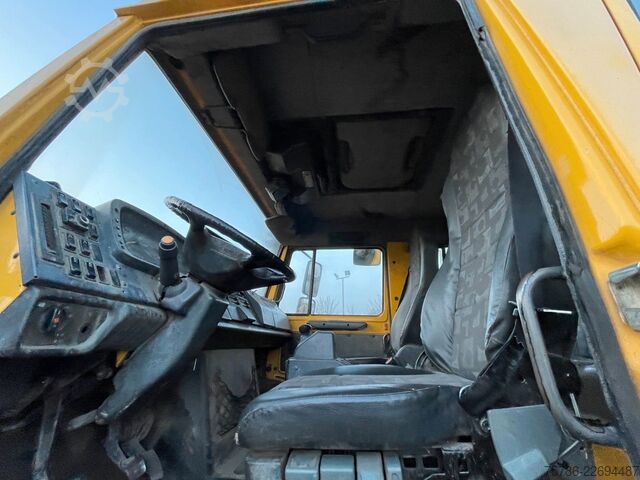 Kuorma-autoon asennettu nosturi UNIMOG U 5000 Doka Pritsche/ PK 10.502 A/ AC/ AHK/ EU 3