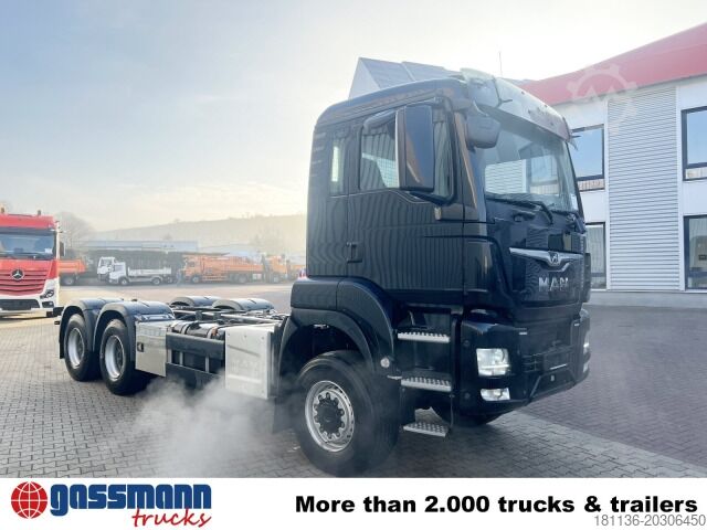 卷臂钩自卸卡车 MAN TGS 26.500 6X6 BL, Intarder