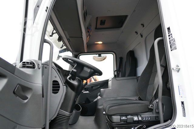 Camión plataforma con toldo MERCEDES-BENZ 1521 L Atego 4x2, LBW, Schiebeplane, Klima, Luft