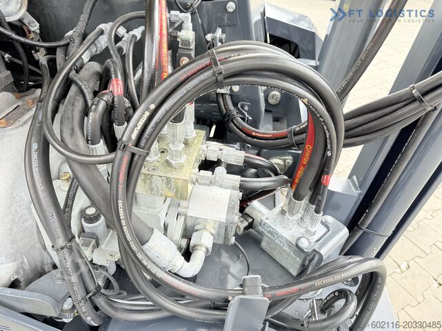 Empilhadeira de quatro direções Combilift CB4000 TRIPLEX 5200 FREE-LIFT POSITIONER