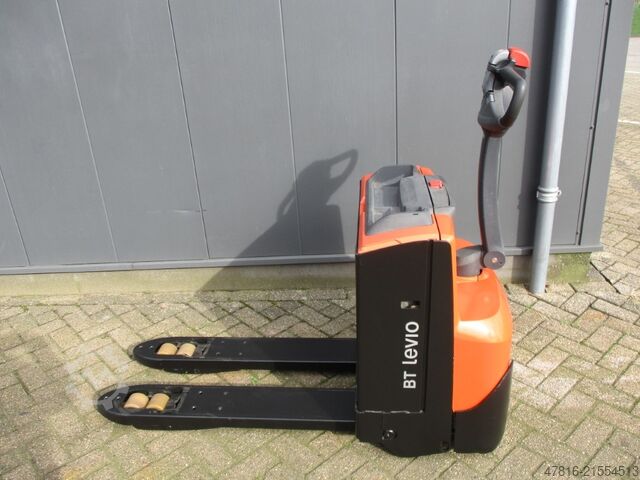 Pallet truck TOYOTA LWE180
