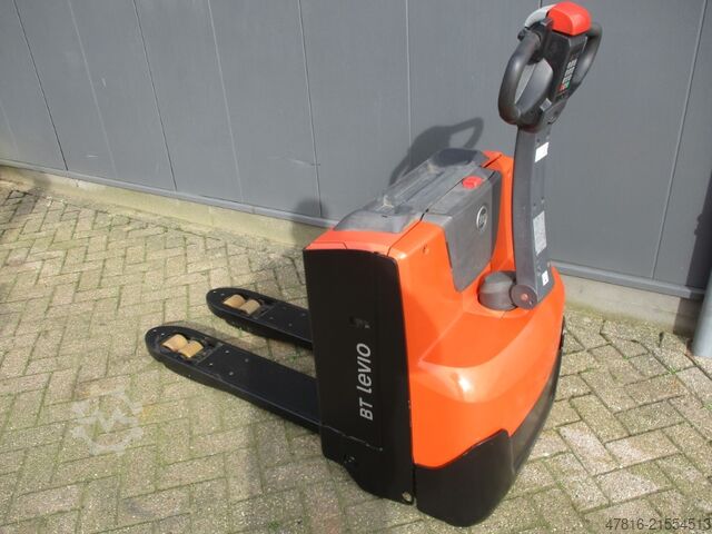Pallet truck TOYOTA LWE180
