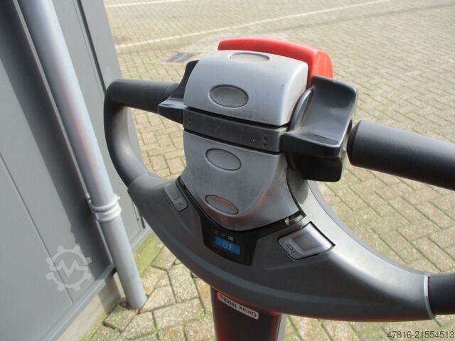 Pallet truck TOYOTA LWE180