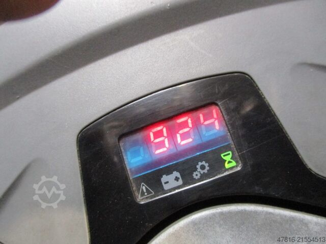 Pallet truck TOYOTA LWE180