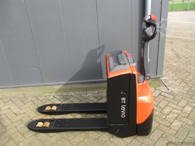 Pallet truck TOYOTA LWE180