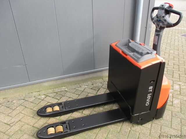 Pallet truck TOYOTA LWE180