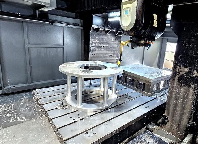  Hurco DCX 32-5Si