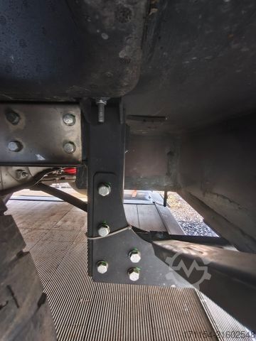 Gjysmë e integruar kamping-makinë KNAUS TOURER Vansation 500 MQ,4 Personen