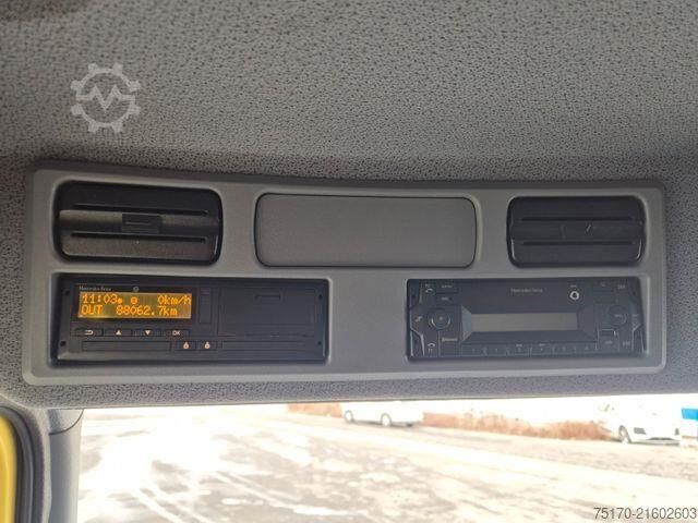 čemodāns Mercedes-Benz Atego 816 4x2 Möbelkoffer 3 Sitze
