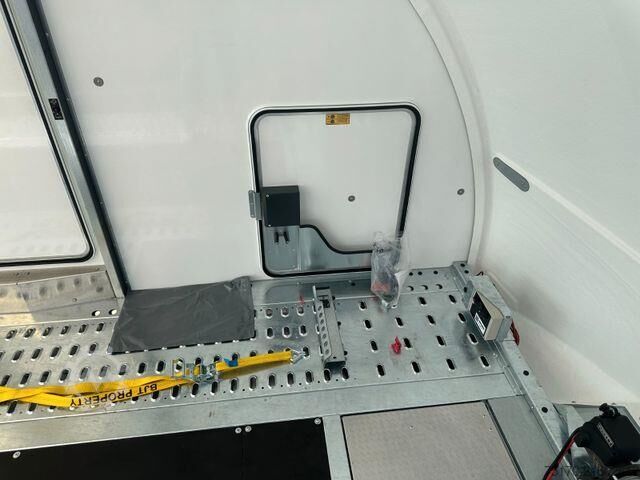 Furgão transportador de automóveis Brian James Race Sport / Länge: 5,03 m / 3.000 kg