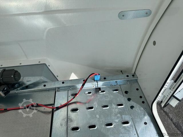 Furgão transportador de automóveis Brian James Race Sport / Länge: 5,03 m / 3.000 kg